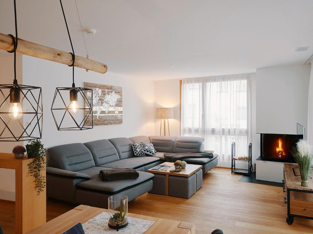 Montanas - Luxuswohnung Mit Kamin - Nahe Caumasee & Talstation Flims Exterior photo